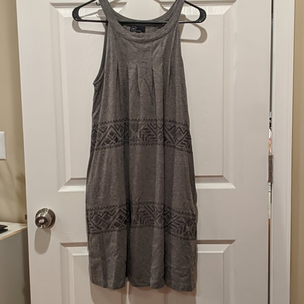 Tent/trapeze dress with pockets and sewn detail